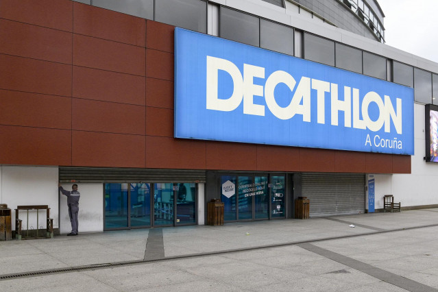 Archivo - Tienda de Decathlon