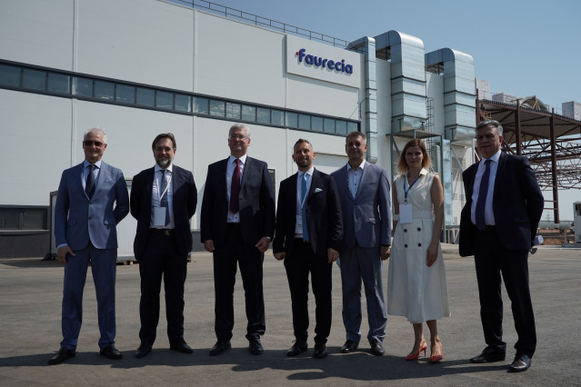 Archivo - Inauguración de una nueva planta industrial de Faurecia en Togliatti (Rusia)