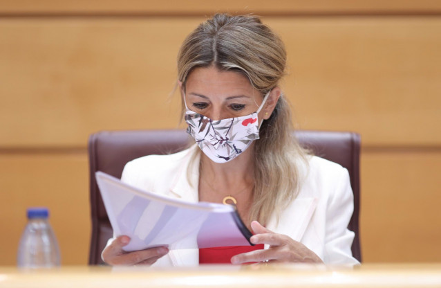 La vicepresidenta Tercera del Gobierno y Ministra de Trabajo y Economía Social, Yolanda Díaz, a su llegada a la comisión de Trabajo, Inclusión, Seguridad Social y Migraciones, a 28 de junio de 2021, en el Congreso de los Diputados, Madrid, (España).