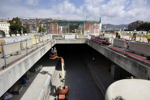 Obras de construcción de la nueva estación subterránea de Sant Andreu Comt, durante la visita de Adif, a 3 de junio de 2021, en Barcelona, Cataluña (España). Las obras de la estación comenzaron el pasado mes de enero, con el fin de sustituir la actual est