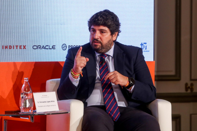 El presidente de la Región de Murcia, Fernando López Miras, interviene en la primera mesa de debate de las I Jornadas de Fondos Europeos para la recuperación Next Generation, a 5 de julio de 2021, en el Hotel Westin Palace, Madrid, (España). Organizado po
