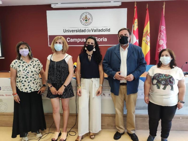 De izda a dcha: Gonzalo, Alvaro, Hamodi, Ruiz y Muñoz presentan el I Congreso de Educación y Género de Soria