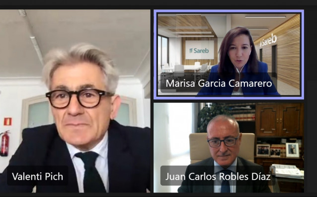 Acuerdo entre Sareb y Refor. Izda. Valentín Pich. Dcha: arriba, Marisa García Camarero; abajo, Juan Carlos Robles