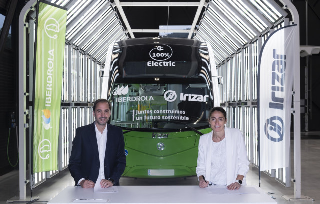 Acuerdo de Iberdrola e Irizar para el transporte de autobuses sostenible