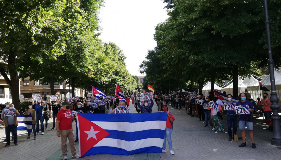 Concentración para reclamar el fin del bloqueo económico y comercial en Cuba