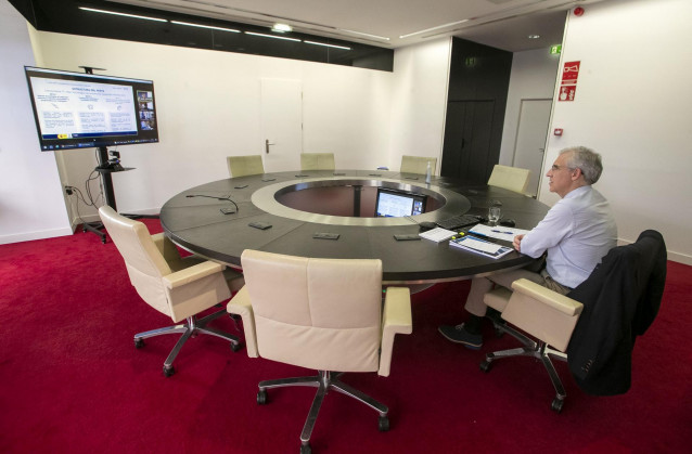 El vicepresidente segundo yconselleiro de Economía, Empresa e Innovación, Francisco Conde, participa por videoconferencia en la Mesa sectorial de Automoción