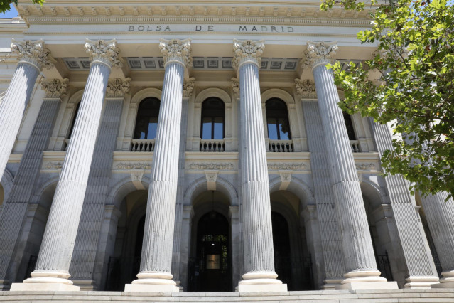 Fachada del Palacio de la Bolsa de Madrid, a 27 de julio de 2021, en Madrid, (España).