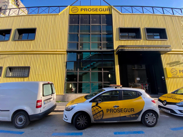 Archivo - Fachada exterior de una de las sedes de la empresa de seguridad Prosegur en la Calle Pajaritos, nº24, Madrid (España).