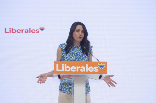 La presidenta de Ciudadanos, Inés Arrimadas, en una rueda de prensa en la sede del partido.