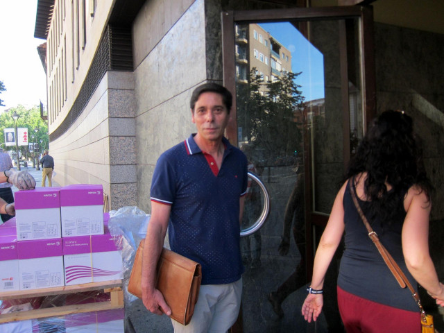 Archivo - Lino Rodríguez, en una de sus innumerables visitas a los juzgados de Valladolid.