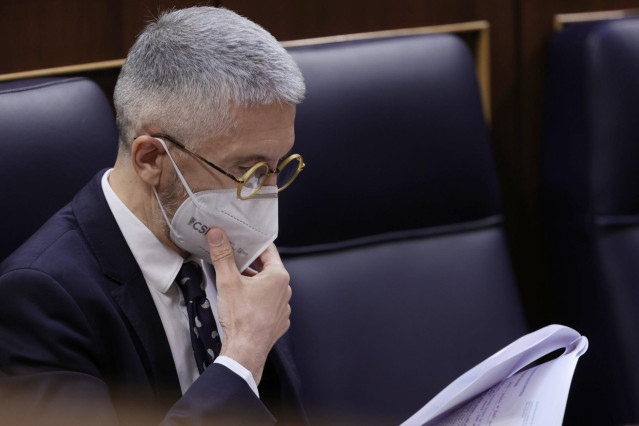 Archivo - El ministro del Interior, Fernando Grande-Marlaska, en una sesión de control al Gobierno en el Congreso de los Diputados