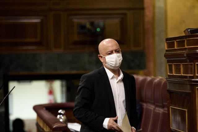 Archivo - El diputado vasco del PSOE, Odón Elorza, en una sesión plenaria en el Congreso de los Diputados