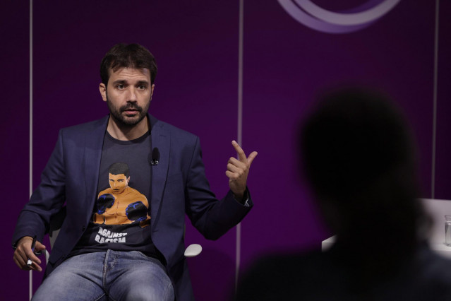 El secretario primero de la Mesa del Congreso y secretario de Educación de la dirección estatal de Podemos, Javier Sánchez Serna, durante una entrevista para Europa Press en la sede de Podemos, a 30 de julio de 2021, en Madrid (España).