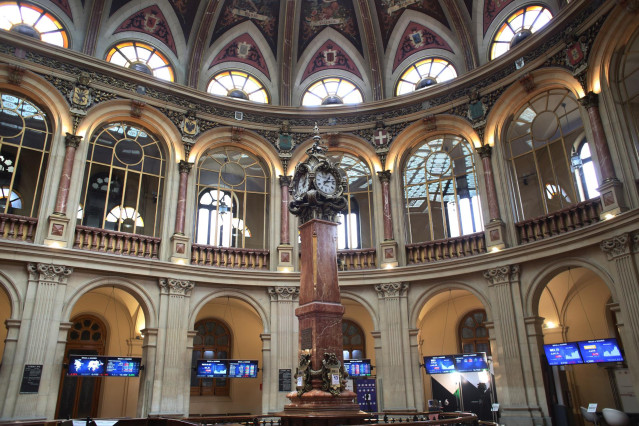 Archivo - Interior del Palacio de la Bolsa, a 13 de mayo de 2021, en Madrid (España).