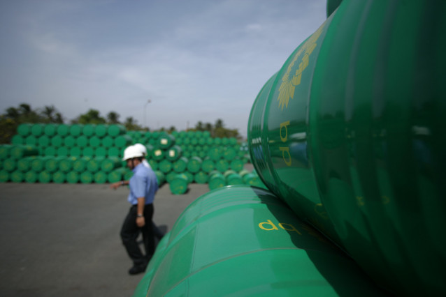 Archivo - Almacén de productos de la petrolera BP en Vietnam