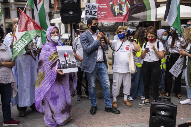 Archivo - El delegado del Centro Polisario en Madrid, Abdulah Arabi, en una marcha final en España por la Libertad del Pueblo Saharaui