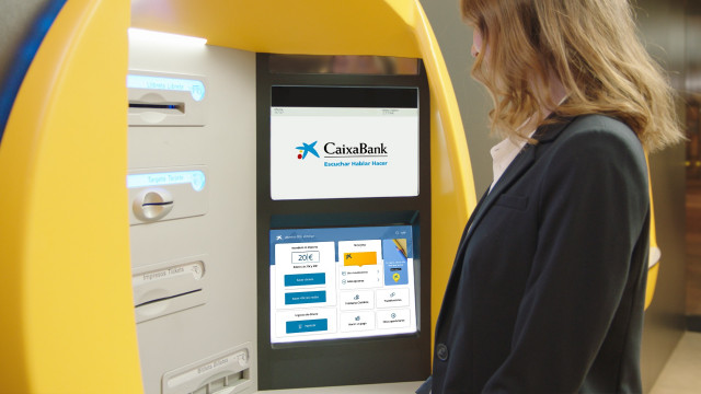 Archivo - CaixaBank despliega una nueva plataforma tecnológica en sus cajeros para adaptarlos a la 'app'