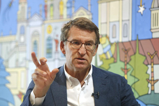 El presidente de la Xunta de Galicia, Alberto Núñez Feijóo, durante una entrevista con Europa Press.