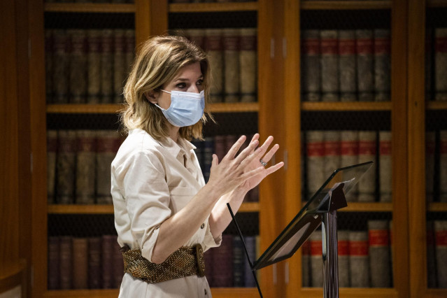 Archivo - La portavoz del PSOE en la Asamblea de Madrid, Hana Jalloul, durante la presentación del manifiesto 'En defensa de la radiotelevisión pública de Madrid y la libertad de información', en la sede de la Asociación de la Prensa de Madrid (APM), a 7
