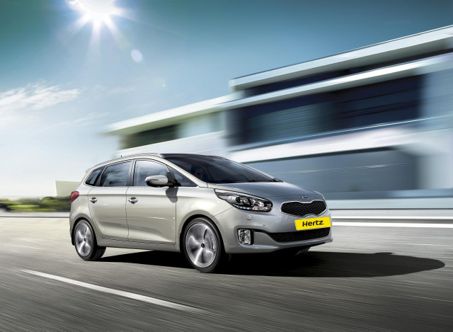 Archivo - Kia Carens en la flota de Hertz