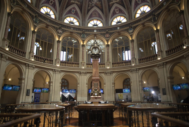 Archivo - Interior del Palacio de la Bolsa, a 9 de julio de 2021, en Madrid, (España).
