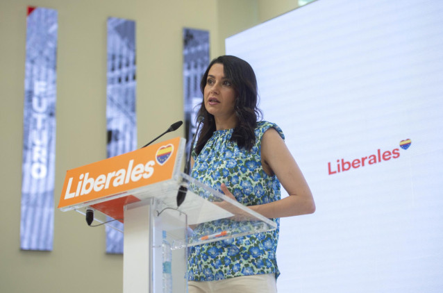 La presidenta de Ciudadanos, Inés Arrimadas, en una rueda de prensa en la sede del partido en Madrid.