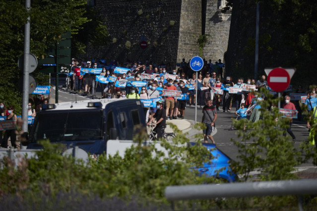 Archivo - Marcha de Sare hasta la cárcel de Pamplona en favor de los presos de ETA celebrada en junio de 2020