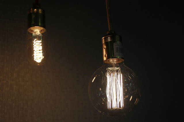 Archivo - Bombilla, bombillas, luz, electricidad, energía