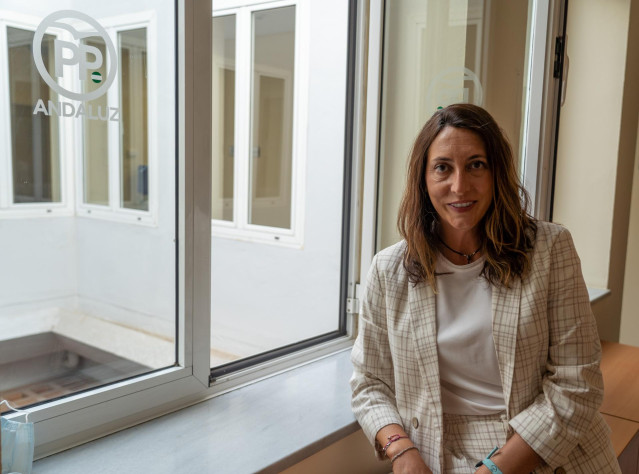 La secretaria general del PP andaluz, Loles López, durante la entrevista con Europa Press.