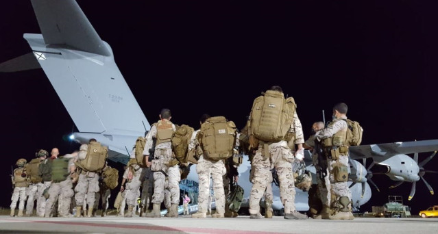 Despega el primer avión desde Zaragoza para la repatriación de españoles de Afganistán.