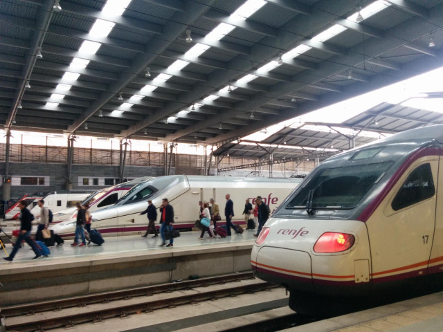 Archivo - Renfe