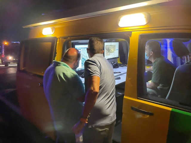 Manuel Naharro y Víctor Píriz, en el puesto de mando del incendio de Alburquerque.