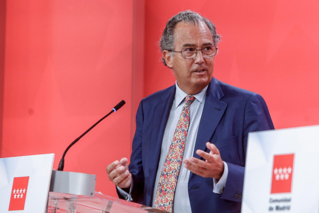 Archivo - El consejero de Educación, Universidades, Ciencia y portavoz de la Comunidad de Madrid, Enrique Ossorio, durante la rueda de prensa posterior a la reunión del Consejo de Gobierno madrileño.
