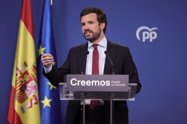El presidente del PP, Pablo Casado, durante una rueda de prensa en la sede del partido, a 29 de julio de 2021, en Madrid (España). La comparecencia ha tenido lugar después de otra del presidente del Gobierno. En ambas ruedas de prensa se ha hecho balance