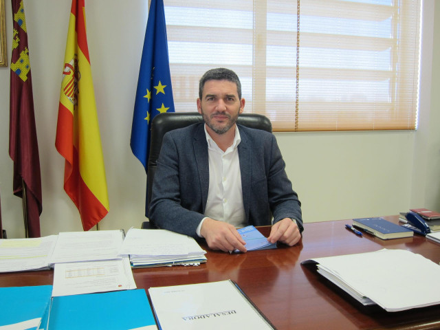 Archivo - El consejero de Agua, Agricultura, Ganadería, Pesca y Medio Ambiente, Antonio Luengo
