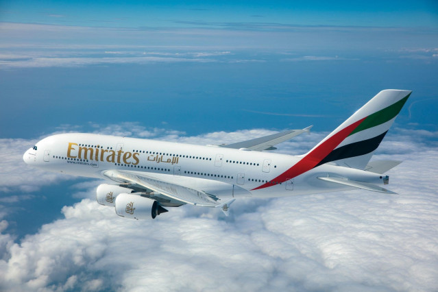 Avión de Emirates.
