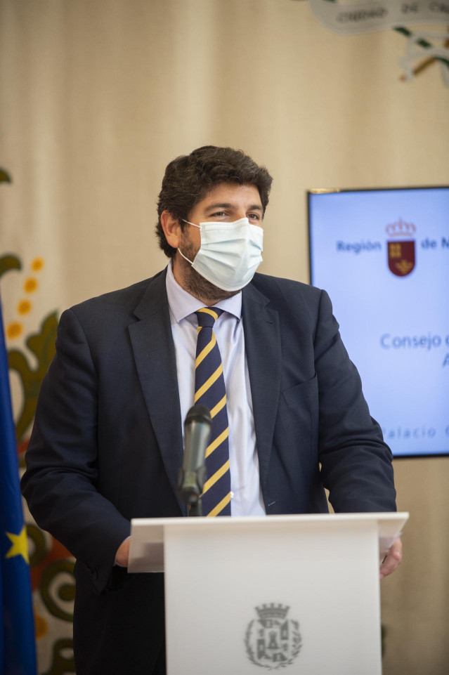 Archivo - El presidente del Gobierno regional, Fernando López Miras