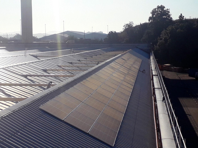 Paneles solares en la planta de Alstom en Trapagaran, en Bizkaia.