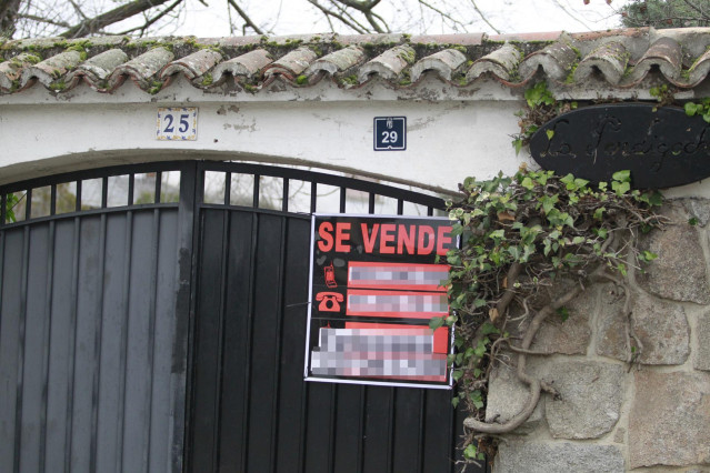 Archivo - Una vivienda en venta.