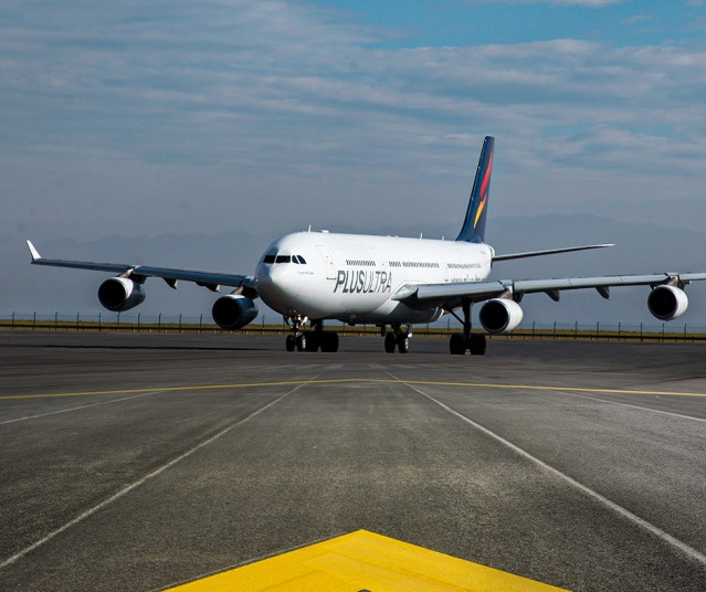 Archivo - Avión de Plus Ultra Líneas Aéreas.
