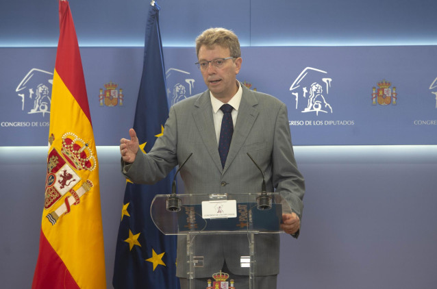 Archivo - El portavoz del PDeCAT en el Congreso, Ferrán Bel, interviene en una rueda de prensa