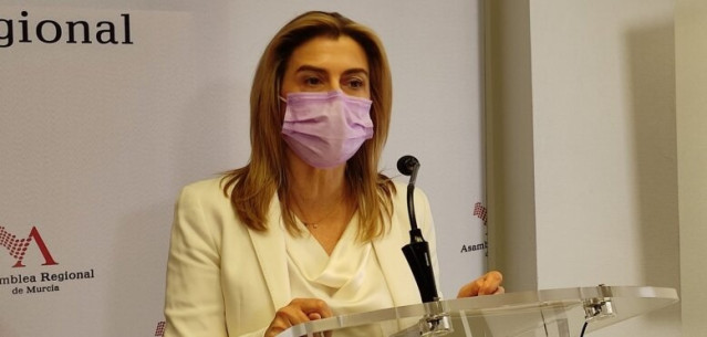 La diputada socialista Carmina Fernández