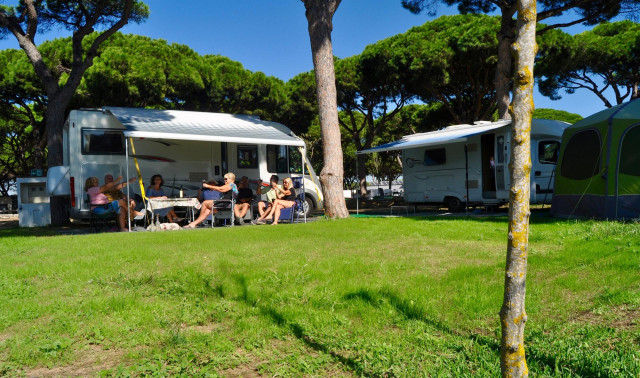 Archivo - Los campings salvan la temporada de verano.