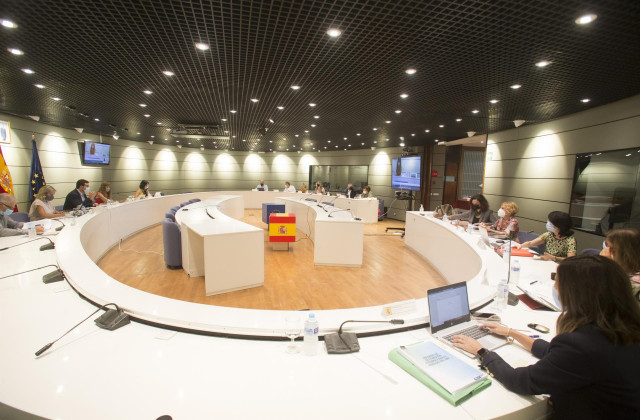 Representantes de Trabajo, CCOO, UGT, CEOE y Cepyme reunidos este miércoles para abordar la subida del SMI.