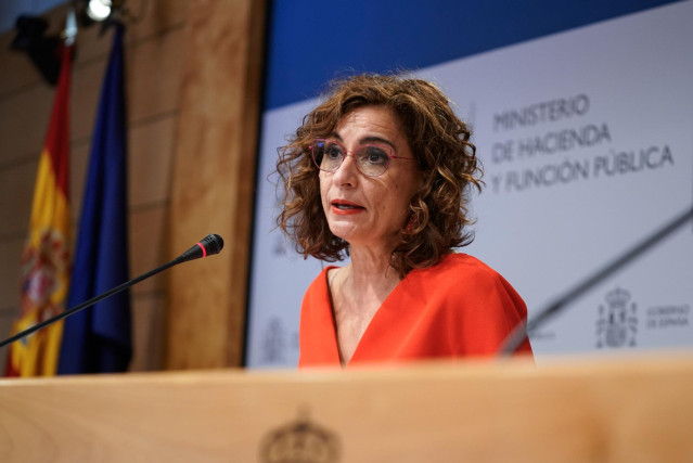 Archivo - La ministra de Hacienda y Función Pública, Maria Jesús Montero