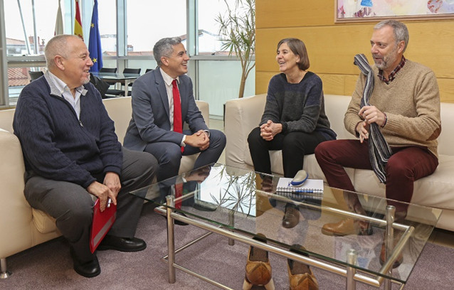 Archivo - El vicepresidente, Pablo Zuloaga, con la rectora de la UIMP, Maria Luz Morán