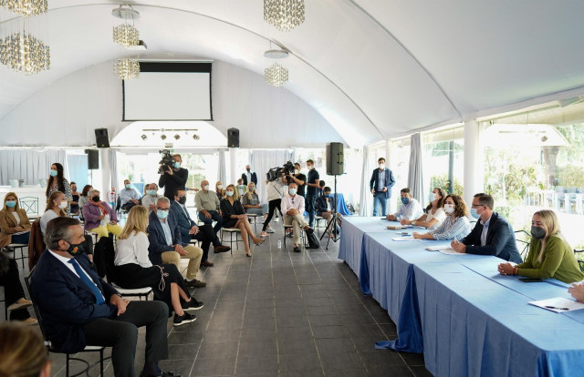 Reunión de la presidenta de la Comunidad de Madrid, Isabel Díaz Ayuso, con el Grupo Parlamentario Popular en Arganda del Rey.