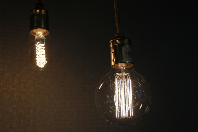 Archivo - Bombilla, bombillas, luz, electricidad, energía