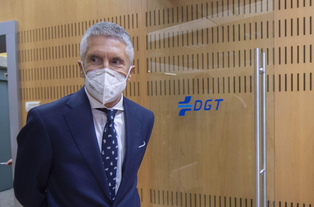 El ministro de Interior, Fernando Grande-Marlaska, a su llegada a la presentación del balance de la Operación Verano de la Dirección General de Tráfico (DGT)