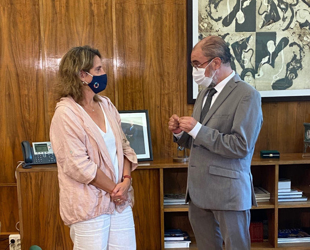 El presidente de Aragón, Javier Lambán, se ha reunido este viernes con la ministra para la Transición Ecológica y el Reto Demográfico, Teresa Ribera.